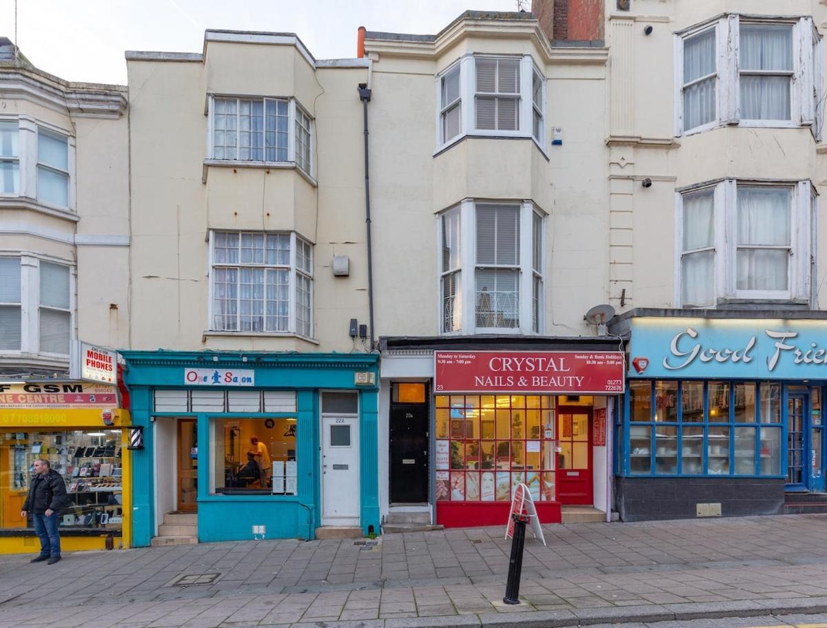 Location Location Location! Seaside Flat Sleeps 9 * Brighton